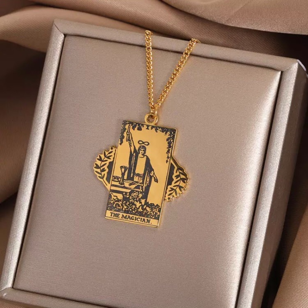 ⚜️𝟯𝟬%𝗢𝗙𝗙 𝗯𝘂𝗻𝗱𝗹𝗲𝘀 𝟯+⚜️ NEW Magician Tarot Card Stainless Steel Necklace - Picture 4 of 8